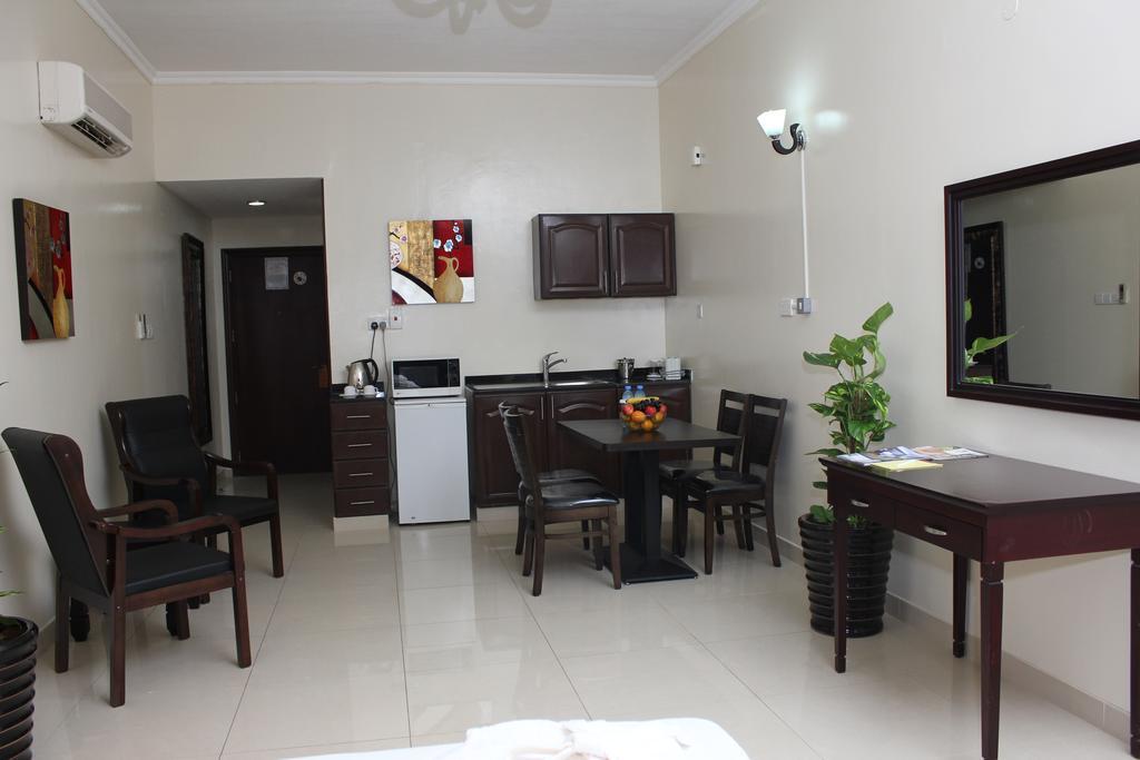 Reem Hotel Apartments Al Khuwayriyah Exterior photo